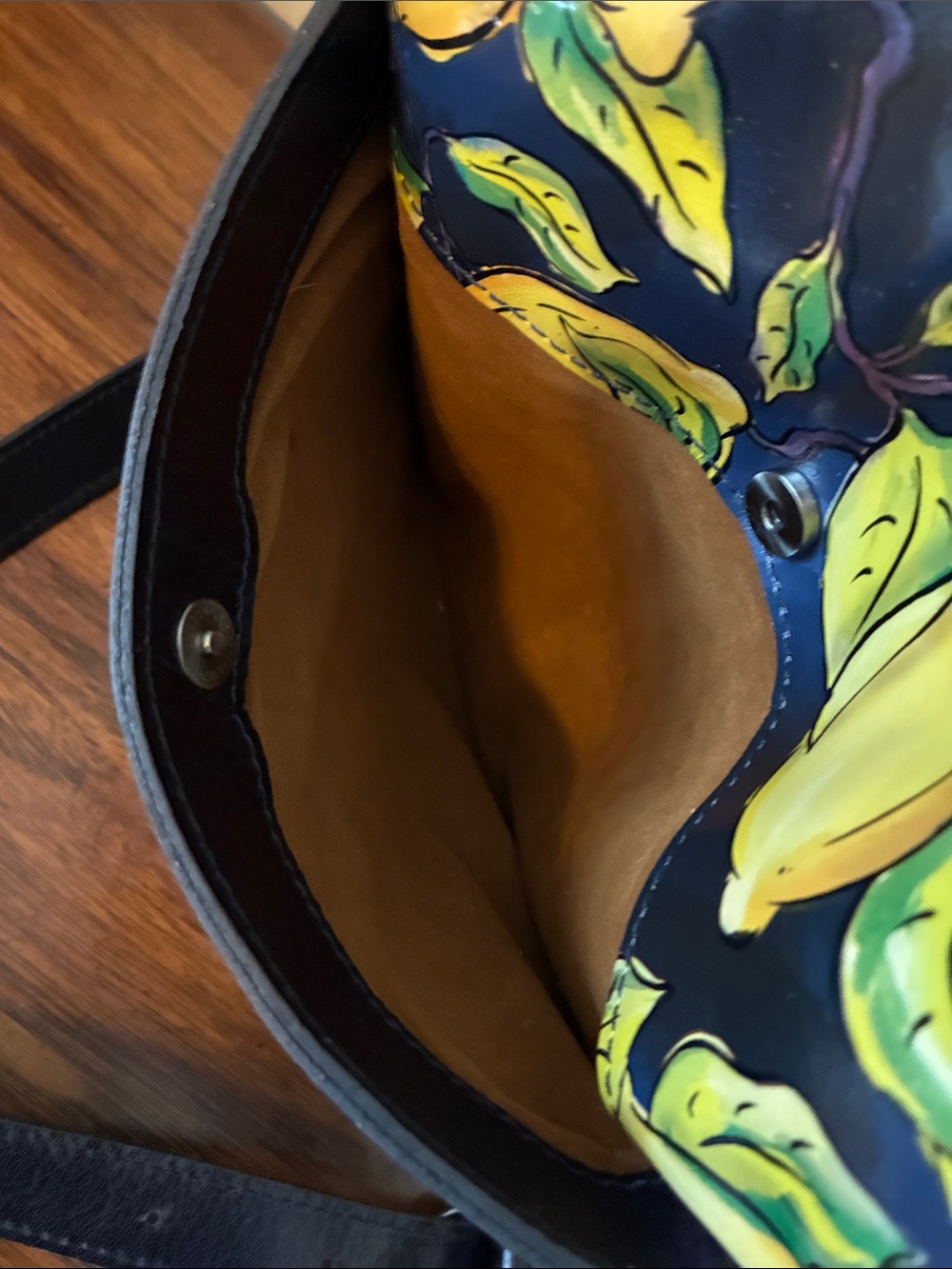 Patricia Nash Lemon Print Navy Crossbody Bag with Black Strap EUC Like New - Picture 11 of 16